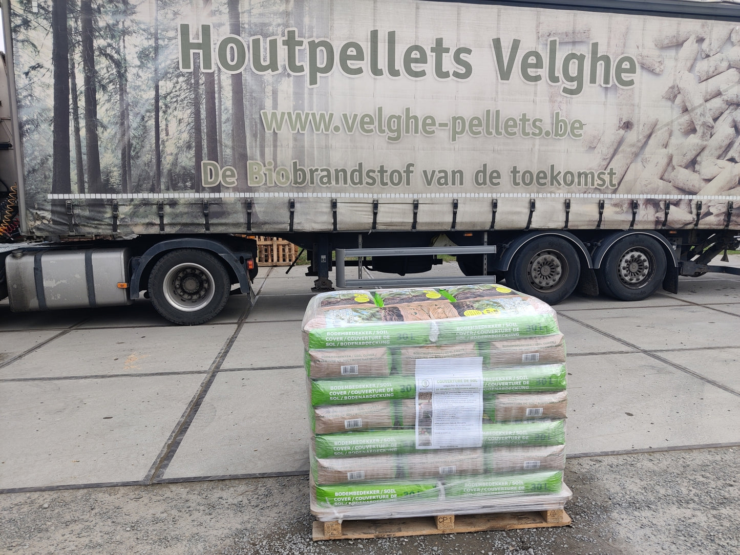 STROVAN-STROPELLETS TUIN 1 PALET 35 ZAKKEN 525 KG( 1 ZAK 15 KG 30 LITER Ø 6 DIAMETER )
